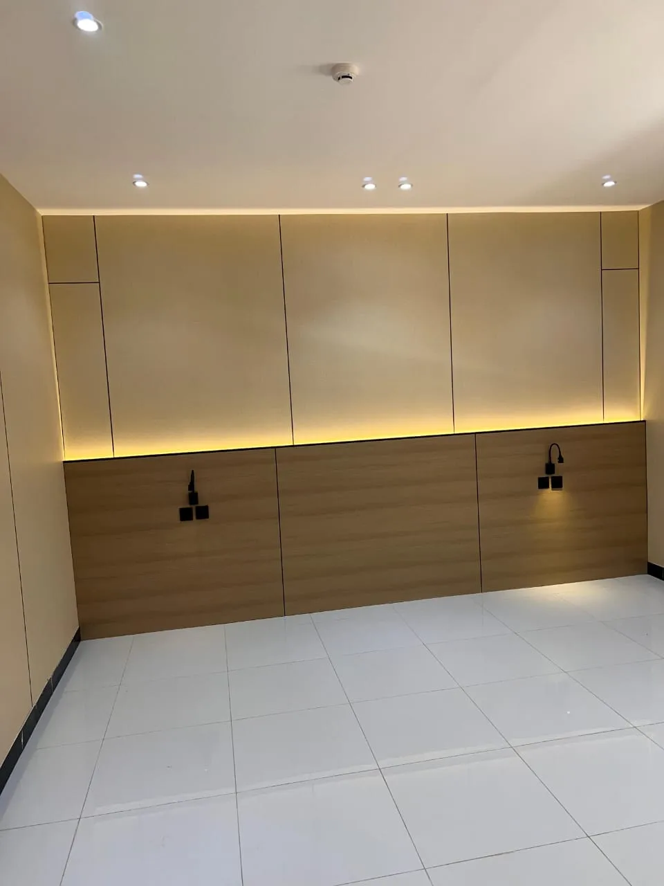 معلم بديل الشيبوردفي حي الزهور:لتركيب وتصميم ديكورات خشبية