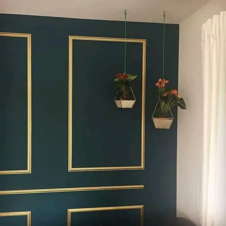 معلم محترف بتركيب ورق الجدران في جدة