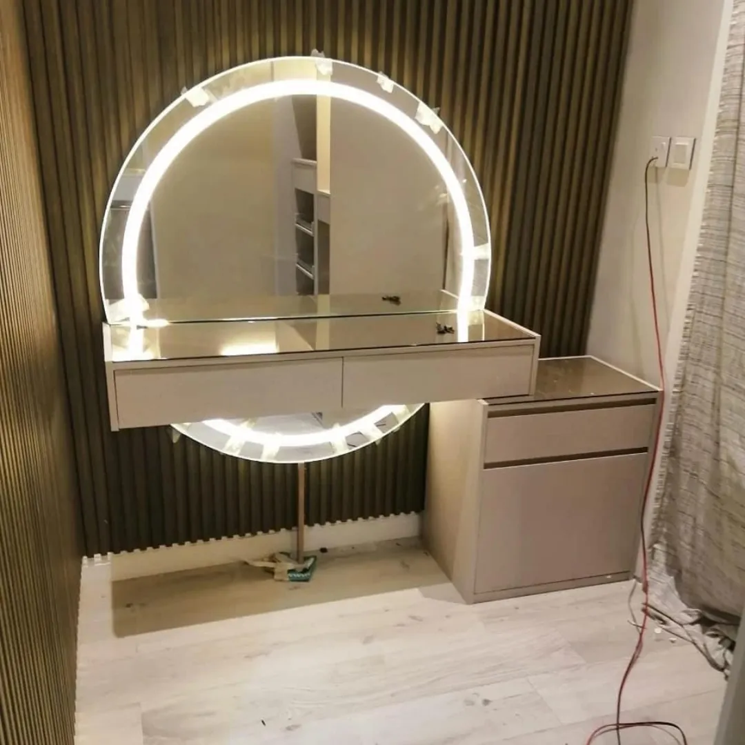 معلم تركيب ديكورات مرايا في جدة