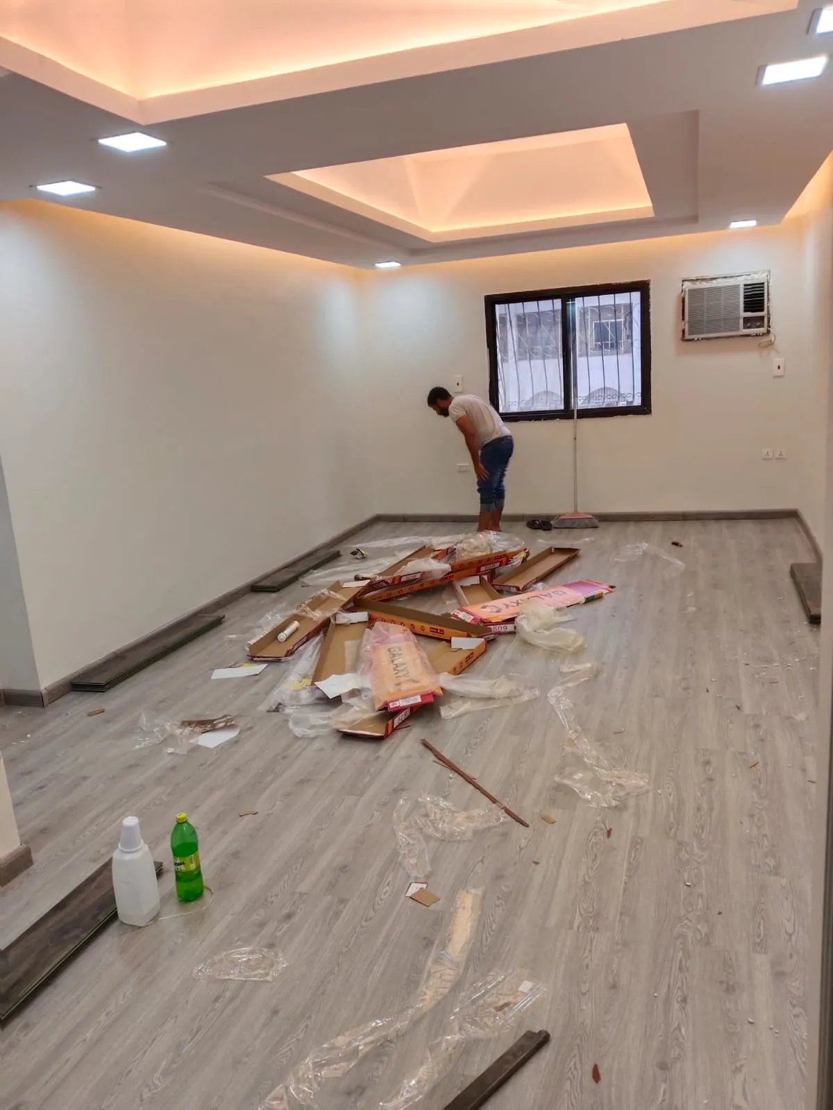 معلم ديكورات لتركيب جميع الأشكال والأذواق في جدة 