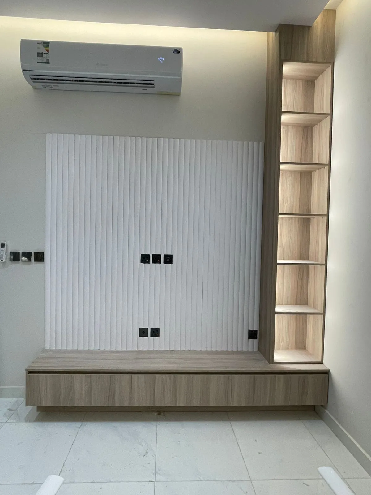 معلم ديكورات لتركيب جميع الأشكال والأذواق في جدة 