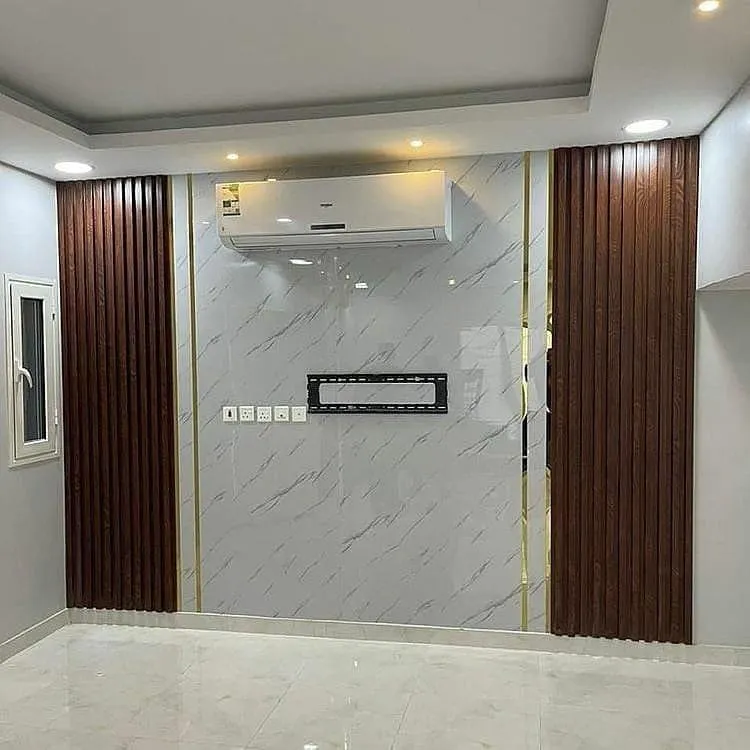 معلم تركيب بديل الخشب الأنيق لجدران منزلك في جدة 