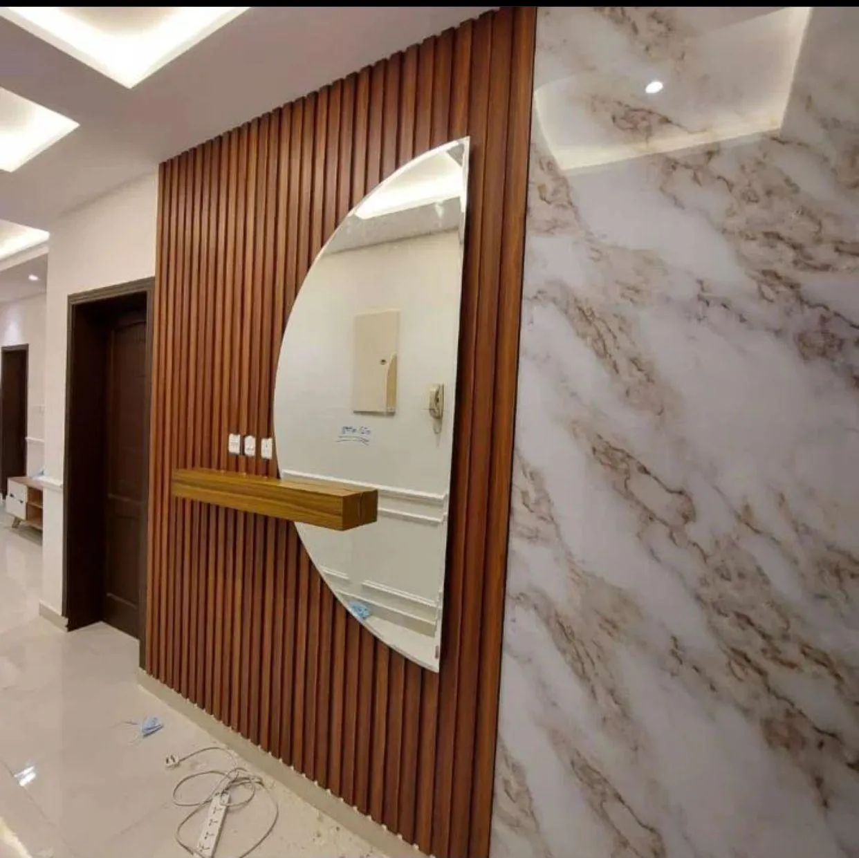 معلم تركيب ديكورات مرايا في حي الصفا بجدة