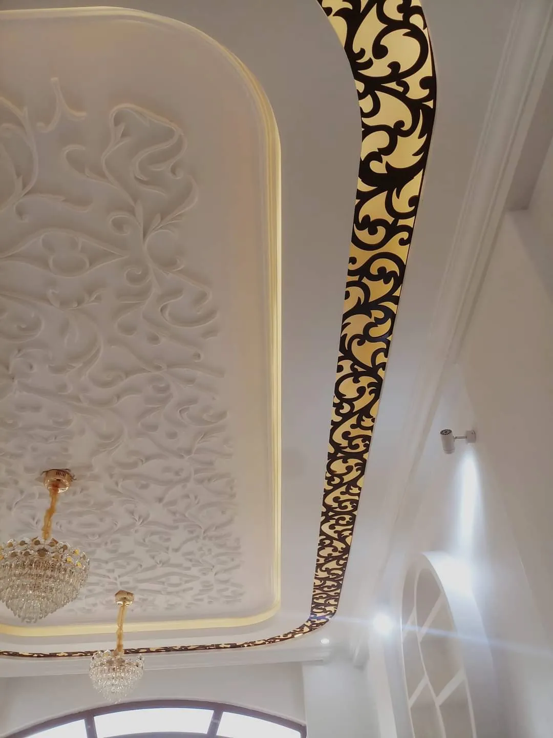 معلم ديكورات جدة بكل تفاصيله