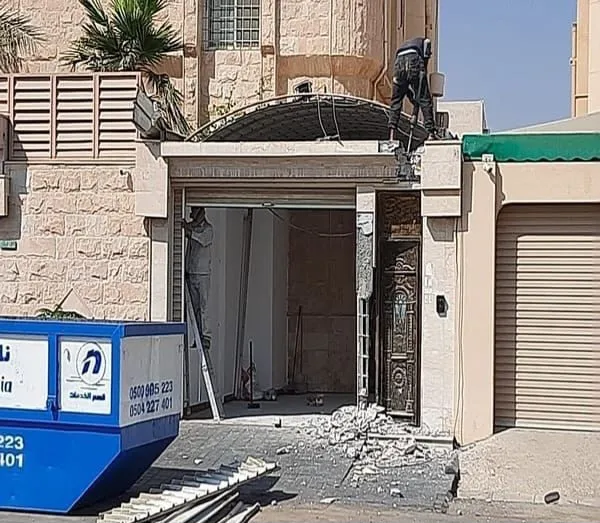 معلم دهانات وترميمات في جدة وجميع مناطق المملكة السعودية 