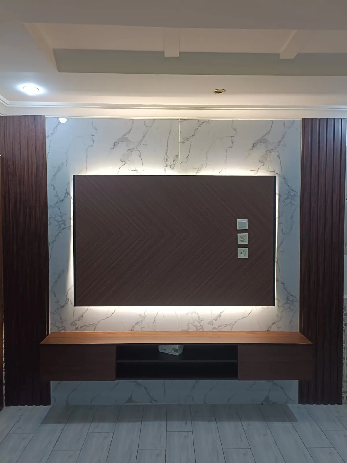 معلم ديكورات شاشات حي العزيزية بخصم10%