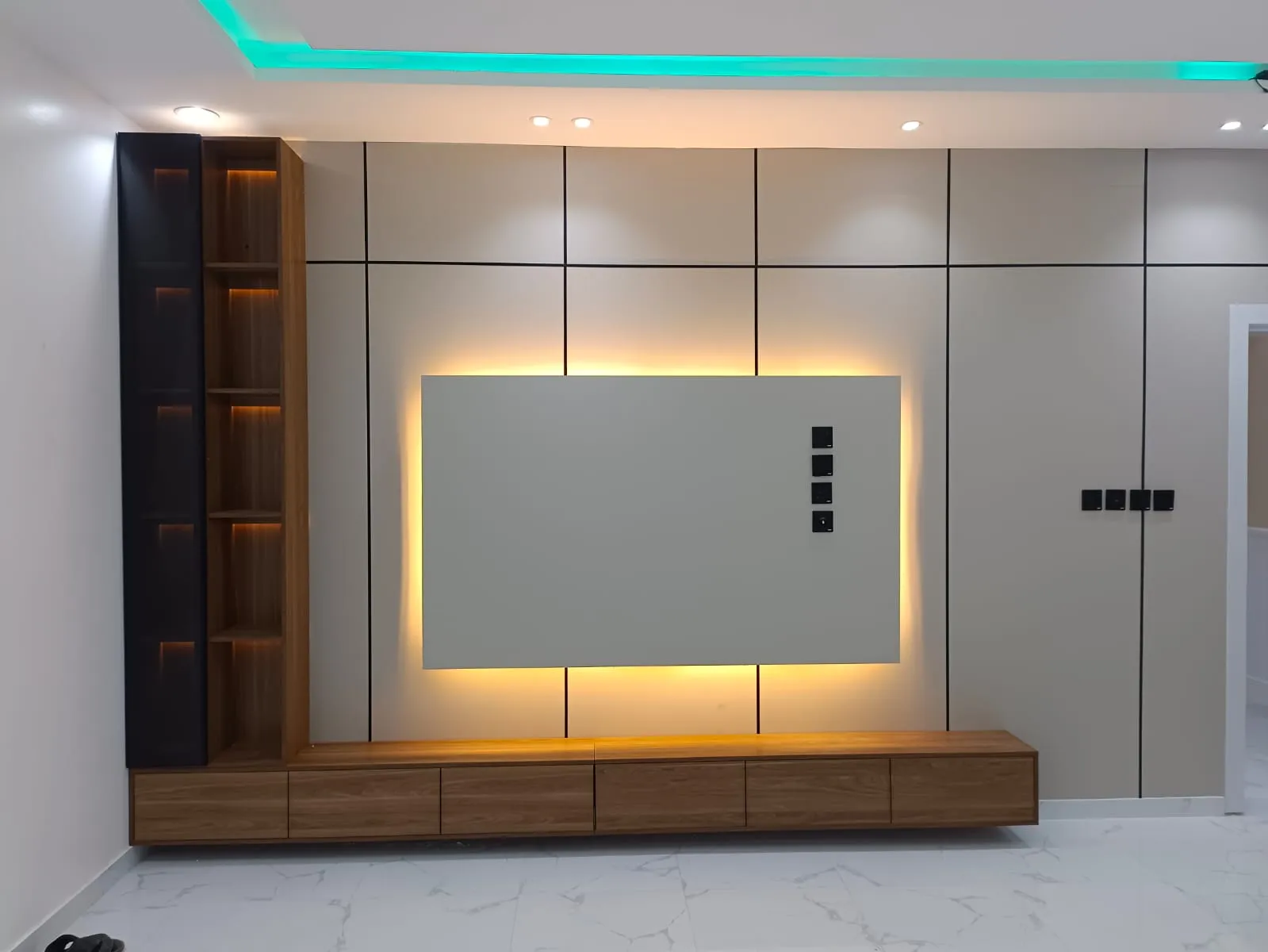 معلم ديكورات شاشات حي العزيزية بخصم10%