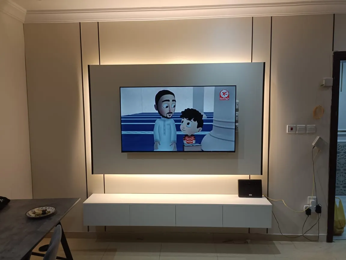 معلم ديكورات شاشات حي العزيزية بخصم10%