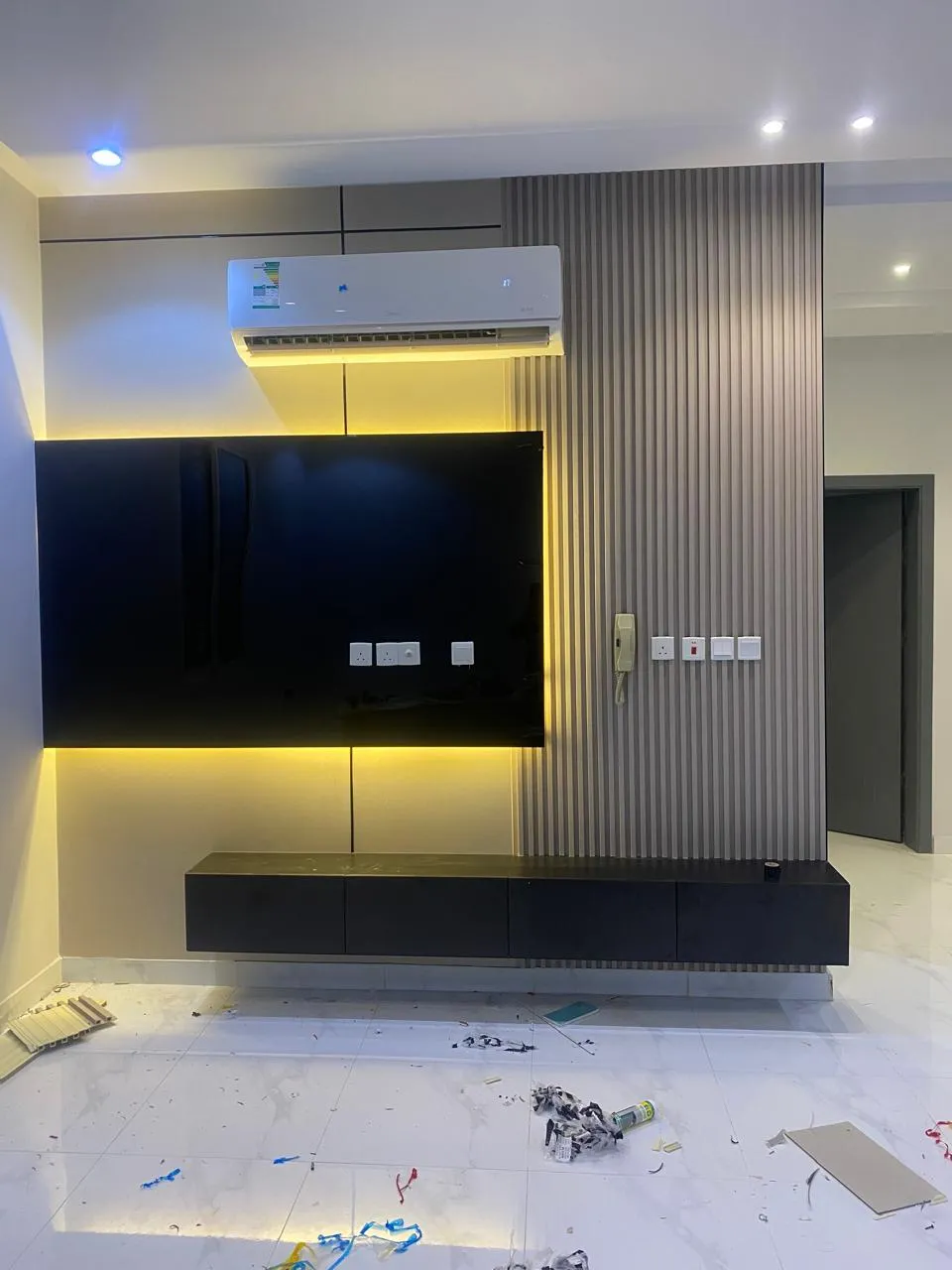 ديكورات شاشات ومرايا حي الصالحية 