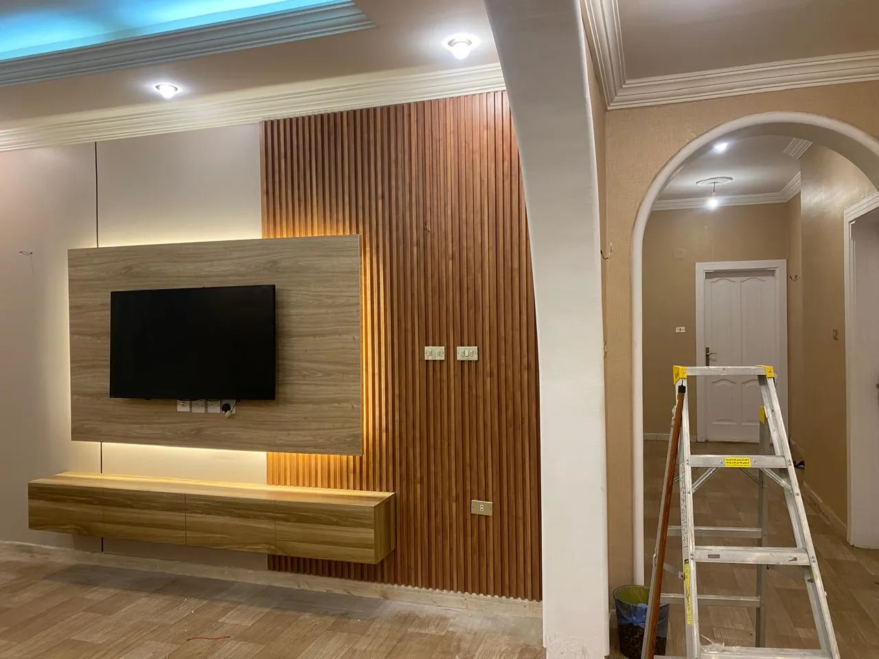 ديكورات شاشات ومرايا حي الصالحية 