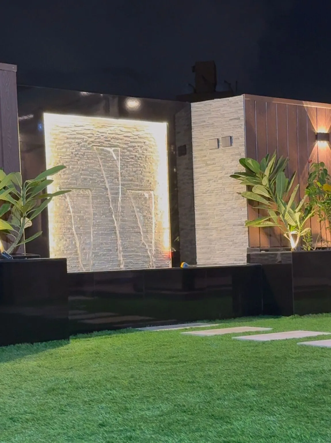 تصميم شلالات حديثه لمنازل وفلل جدة 