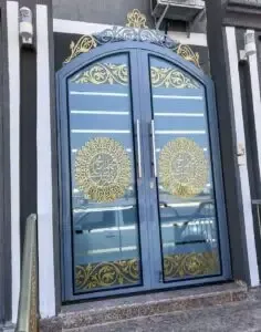 معلم ورق جدران وتركيب ابواب كرديوم في جدة 