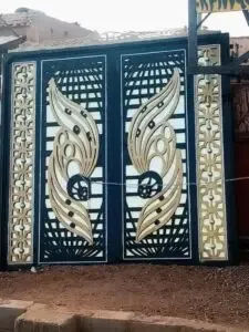 معلم ورق جدران وتركيب ابواب كرديوم في جدة 