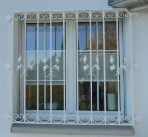 معلم ورق جدران وتركيب ابواب كرديوم في جدة 