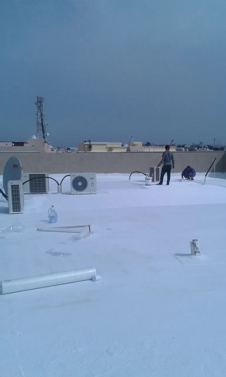 معلم دهانات وعوازل ممتازفي حي المروة والمرجان 