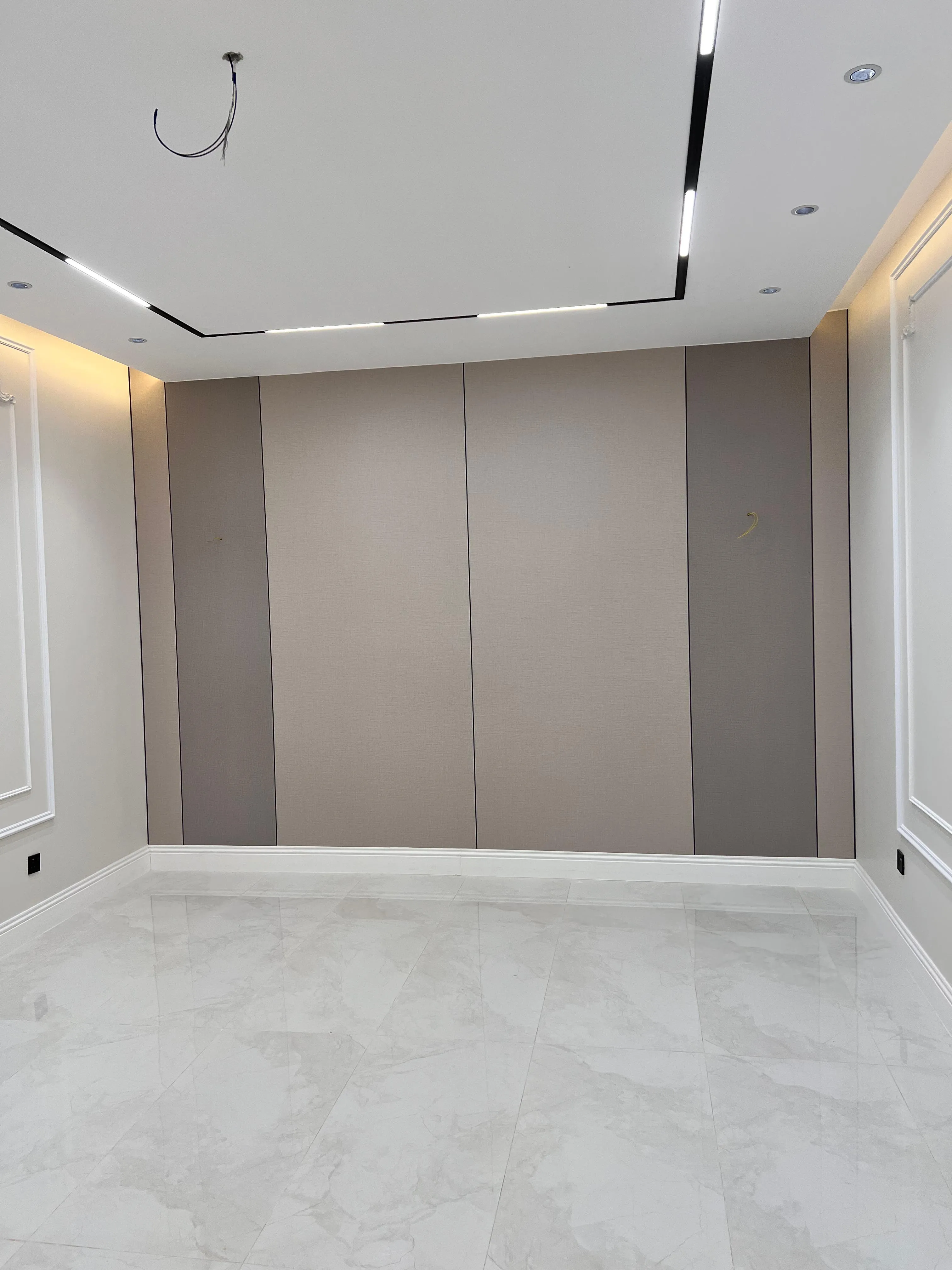 معلم بديل الشيبوردفي حي الزهور:لتركيب وتصميم ديكورات خشبية