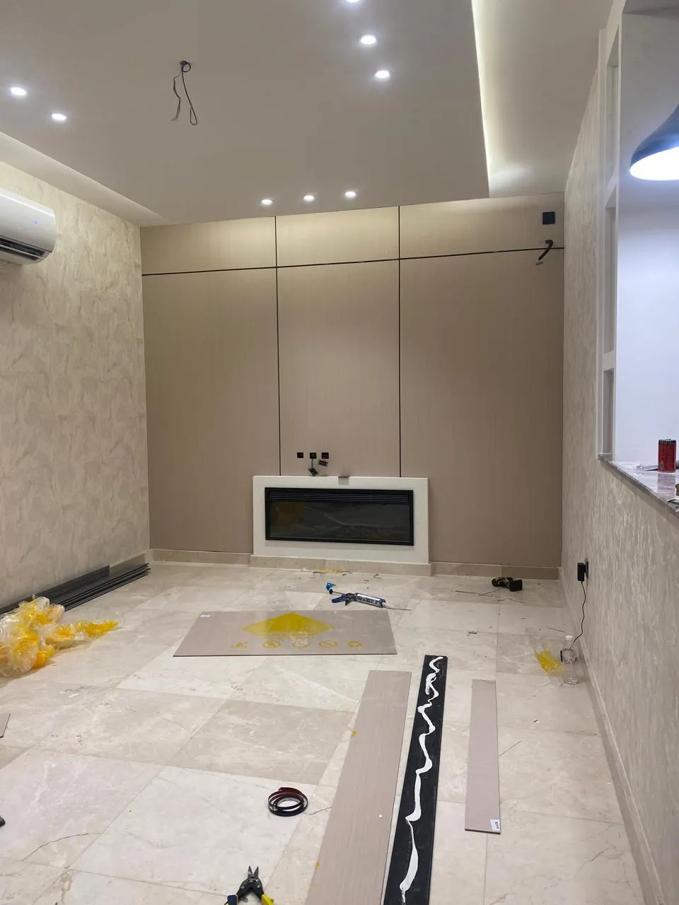 معلم بديل الشيبوردفي حي الزهور:لتركيب وتصميم ديكورات خشبية